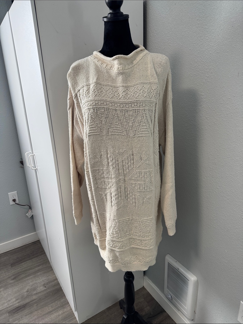 Basic Editions Cream Scoop-Neck Textured Knit Pullover